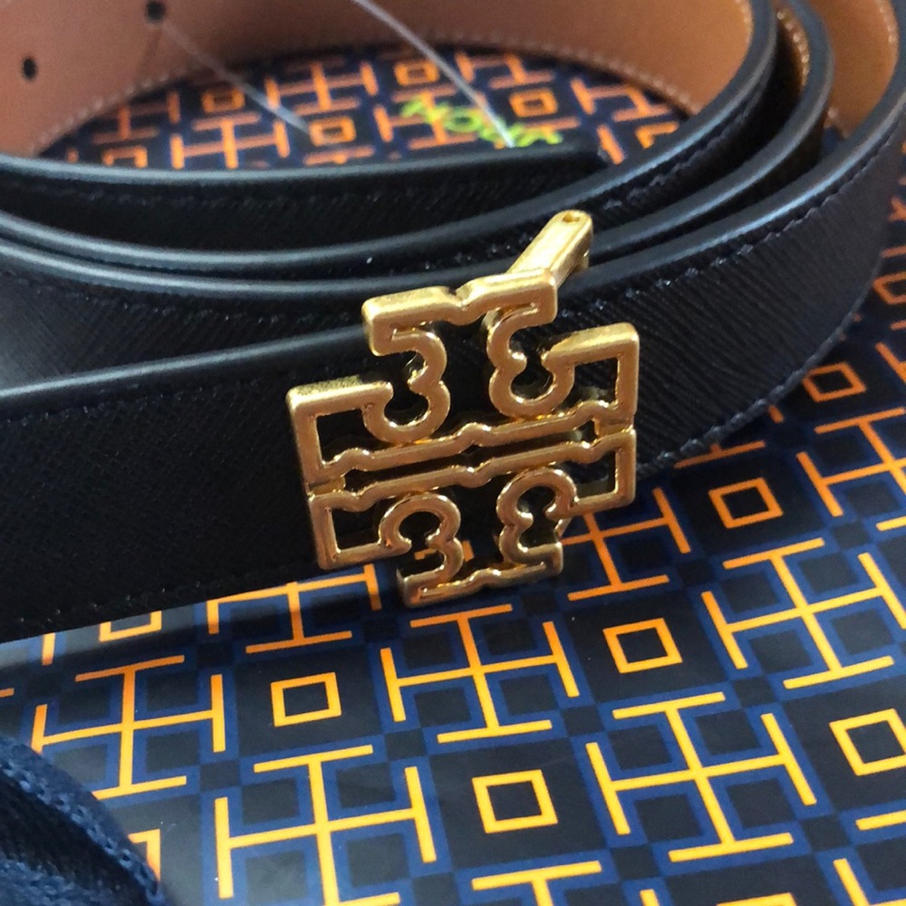 New with tags ❤️Authentic 1.5” Tory Burch Black/ Tan Reversible belt